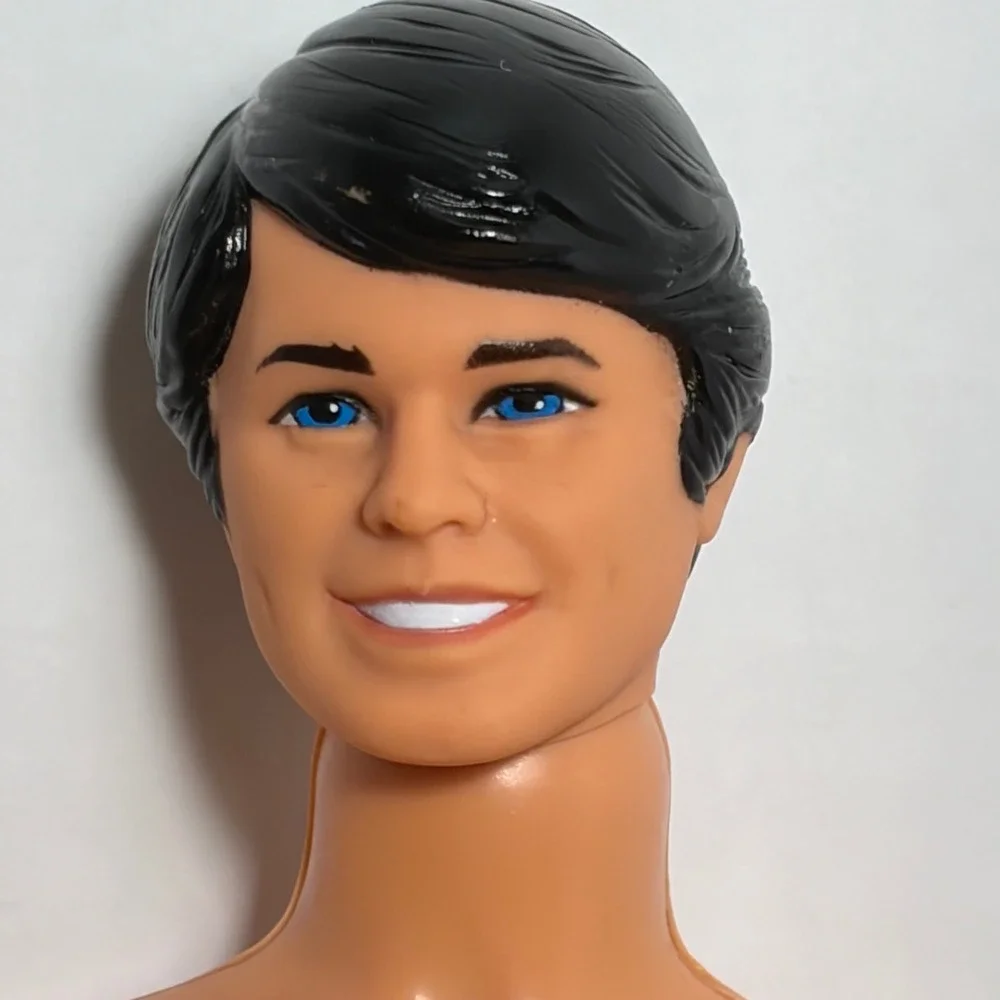 Mattel Dream Date Ken Doll 4077 Brown black Hair Blue Eyes Twist and Turn Barbie